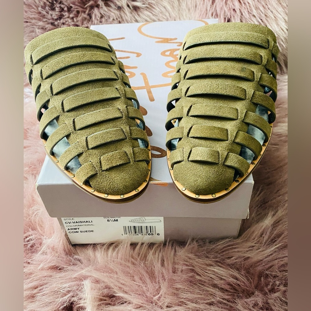 Crown Vintage Vaishali Mule Size 8.5